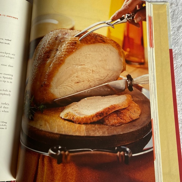 Betty Crocker Celebrate! Book,  A Year-Round Guide to Holiday Food and Fun 2004 - Picture 12 of 15